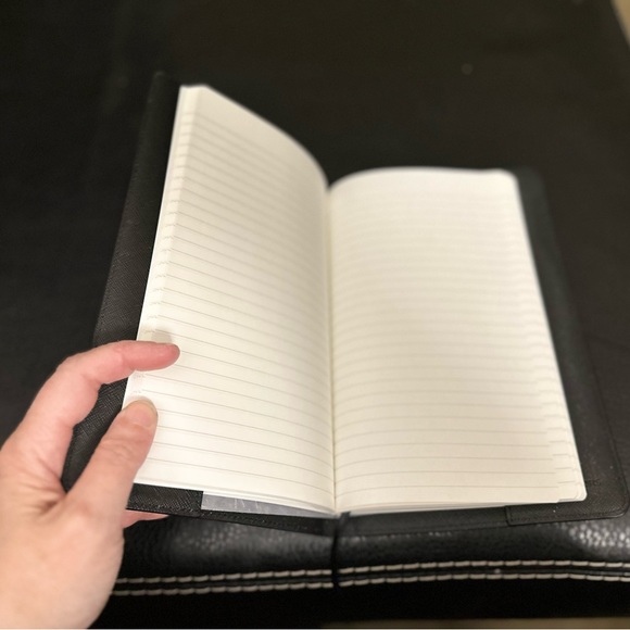 Michael Kors Notebook - Picture 5 of 7